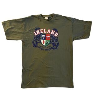 Vintage Fruit of the Loom Ireland graphic t-shirt - men's medium